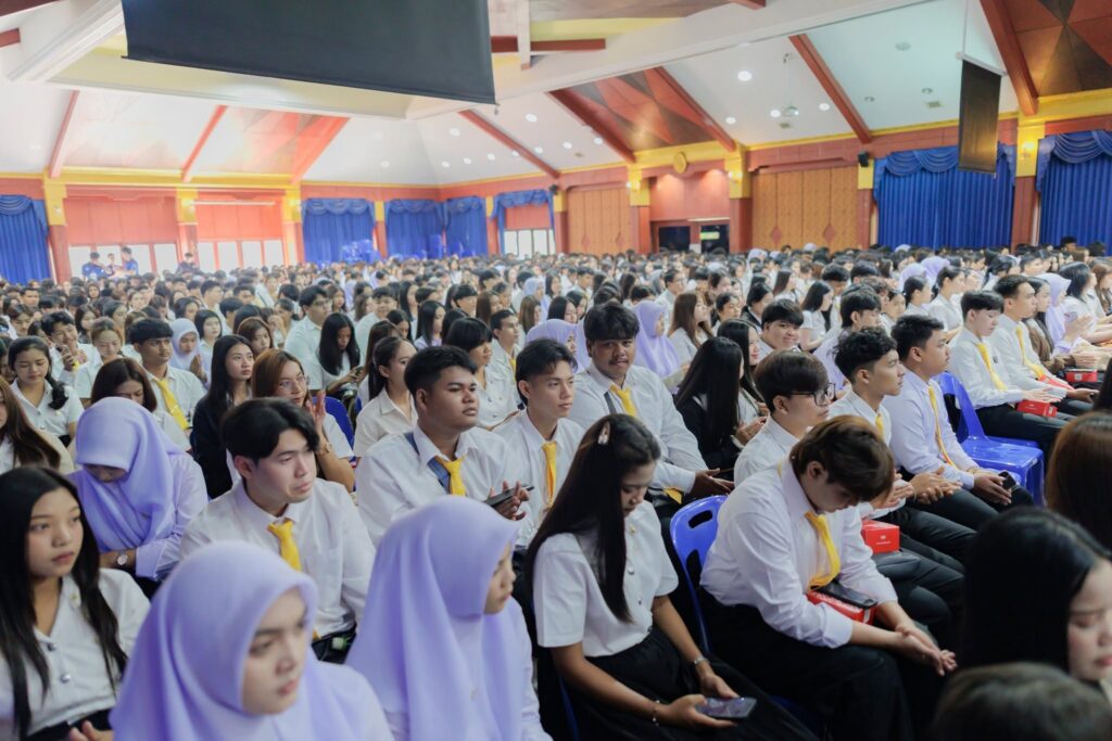 นายกสมาคมศิษย์เก่าฯ ได้เข้าร่วมพบปะพูดคุย โครงการปฐมนิเทศนักศึกษาใหม่ คณะบริหารธุรกิจ - มทร.ศรีวิชัย (RMUTSV)